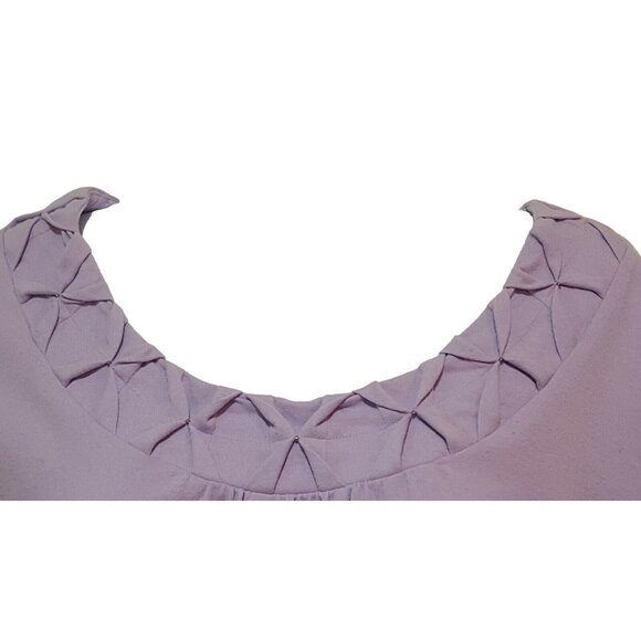 D & Company Top Women's 1X Stretch Knit Lavender Pintuck Neckline 3/4 Sleeve Sco - Picture 2 of 6